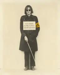 Timm Ulrichs, Ich kann keine Kunst mehr sehen!, 1975, Fotoleinwand, mit Eiweißlasurfarbe handkoloriert