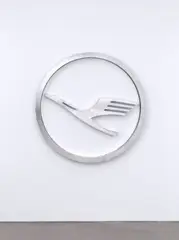 Mikhail Pirgelis, Ohne Titel, 2006, 2-teilig: Aluminium. Durchmesser: 130 cm, Tiefe: 8,3 cm (51 ⅛ in., Tiefe: 3 ¼ in.)