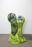Kris Lemsalu, Phantom Camp, 2020, Keramik und Schlafsack