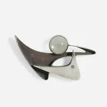 Margaret De Patta, Production Pin #6, 1946, sterling silver, cabochon quartz