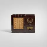 Inc. Air King Products Co., Premier radio, model 222, c. 1940, Bakelite, fabric, brass