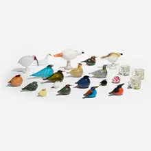 Oiva Toikka, Collection of eighteen birds, one egg, and three mugs, glass, screenprint in colors on ceramic