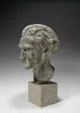 Ludwig Thormaehlen, Portraitkopf Stefan Georges (1868–1933). 1948/54 / 1960, Bronze, mit graugrüner Patina; Granitsockel – Gießerei der Akademie der bildenden Künste, München. 39 cm / Sockel: 13 cm (15 ⅜ in. / Sockel: 5 ⅛ in.)