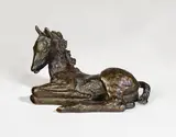 Liegendes Fohlen by Renée Sintenis, 1946, Bronze mit dunkelbrauner Patina. Höhe: 7,4 cm (2 ⅞ in.), sold Jun 2010