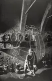 Gjon Mili, Picasso Drawing a Centaur with Light, Madoura Pottery Vallauris, France, 1949, Silbergelatineabzug, um 1960