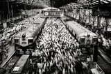 India“, Churchgate Station, Bombay by Sebastião Salgado, 1995, Späterer Silbergelatineabzug, sold Jun 2010