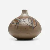 Clyde Burt, Vase