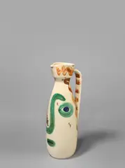 Face by Pablo Picasso, 1969, Weißer Keramikkrug, engobiert, graviert und glasiert. Höhe: 31,8 cm (12 ½ in.), sold Dec 2016