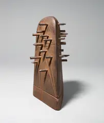 Rainer Kriester, Nagelkopf II, 1994, Eisen, oxidiert. Höhe: 24,9 cm (9 ¾ in.)