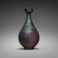 Round bottle with cupped top by Gertrud and Otto Natzler, 1961, earthenware with Sang Nocturne Reduction Fired glaze, sold Jan 2026