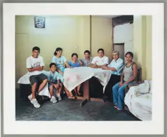 Thomas Struth, The Ayvar Family, 2007, C-Print, Diasec, im Künstlerrahmen
