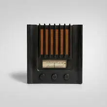 Eden Minns, AD94 radio receiver, 1940, Bakelite, plastic, paper cord