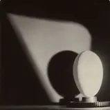 Jaroslav Rössler, Ohne Titel (Stilleben mit Ei), 1958, Vintage oder früher Silbergelatineabzug