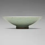 Young-jae Lee, Shallow bowl, c. 2012, feldspathic-glazed stoneware
