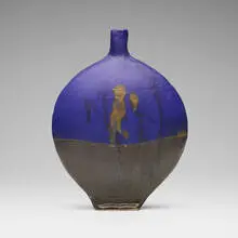 Toshiko Takaezu, Moon Flask (with rattle), 2009, glazed stoneware