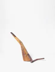 Franz Bernhard, Kleine Sitzende, 1971, Holz und Eisen