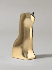Katze by Karl Hartung, Um 1939, Bronze, poliert. Höhe: 9,5 cm (3 ¾ in.), sold May 2014