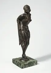 Hugo Lederer, Tilla Durieux als Franziska, 1926, Bronze mit braunroter Patina, auf grünem Marmorsockel montiert. Höhe (ohne Sockel): 36,5 cm (14 ⅜ in.)