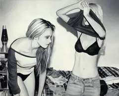 James White, GIRLS, 2002, Öl auf Holz, in Acrylglaskasten gerahmt