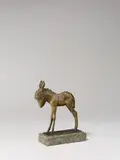 Zwergesel by Renée Sintenis, 1925, Bronze mit goldbrauner Patina, auf Steinsockel montiert, sold Jul 2020