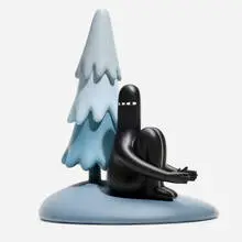 LY, Waiting for Luv (Small), 2021, polystone