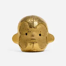 En Iwamura, Gold Mask, 2018, glazed stoneware