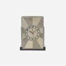Modernique table clock, model 431 by Paul Theodore Frankl, 1928, brass, Bakelite, glass, sold Jan 2026