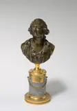 Jean-Antoine Houdon, Graf Alessandro di Cagliostro, eigentlich Giuseppe Balsamo (1743–1795), Um 1786, Bronzeguss, ziseliert, grüne Patina; Marmorsockel (Bleu Tuquin); Bronzemontierungen, ziseliert, vergoldet. 15 cm (Sockel: 13,5 cm) (5 ⅞ in. (Sockel: 5 ⅜ in.))