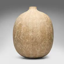 Claude Conover, Itzam vessel, 1985, glazed stoneware with engobe decoration