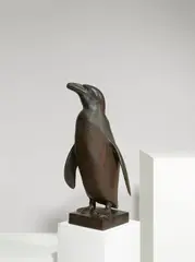 Pinguin by Rudolf Christian Baisch, 1941, Bronze mit schwarz-rotbrauner Patina, sold Nov 2019