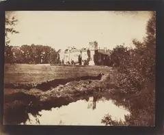 William Henry Fox Talbot, Lacock Abbey in Wiltshire, 1844, Salzpapier-Kontaktabzug, bearbeitet von Harold White