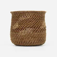 Hisako Sekijima, Untitled, woven grass fibers and string