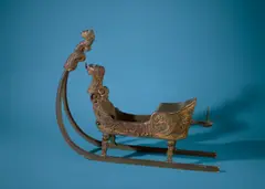 Süddeutsch, Miniatur eines höfischen Carouselschlittens. 18./19. Jahrhundert, Holz, geschnitzt, farbig gefasst