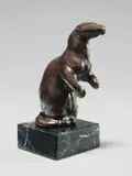 Fischotter by August Gaul, 1908, Bronze mit dunkelbrauner Patina. Höhe (ohne Sockel): 12 cm (4 ¾ in.), sold May 2013