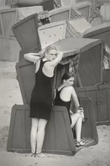 Sibylle Bergemann, Marisa und Gabriele, Sellin, 1981, Silbergelatineabzug, 1981