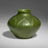 Grueby Faience Company, Vase with leaves