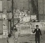 New York City by Helen Levitt, Um 1940, Vintage. Silbergelatineabzug, sold Nov 2008