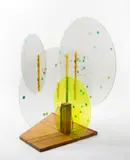 Tobias Rehberger, Modell für „untitled/ME, 2011, Acrylglas, Holz, Aufkleber, Filzstift, Sprühfarbe, Silikon, Bleistift