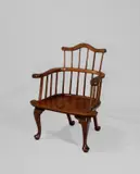 Englisch, Windsor-Stuhl (George II), Um 1725, Mahagoni, gedrechselt, geschnitzt