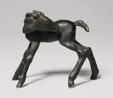 Rückblickendes Fohlen by Renée Sintenis, 1919, Bronze mit dunkelbrauner Patina. Höhe: 9,4 cm (3 ¾ in.), sold Nov 2014