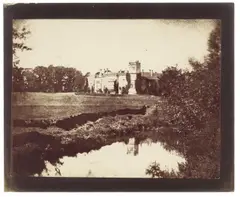 William Henry Fox Talbot, Lacock Abbey, 1844, Salzpapier-Kontaktabzug, bearbeitet von Harold White