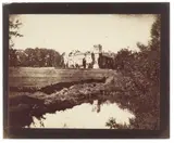 William Henry Fox Talbot, Lacock Abbey, 1844, Salzpapier-Kontaktabzug, bearbeitet von Harold White
