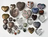 Americana, Group of 31 heart shaped objects, 20th Century