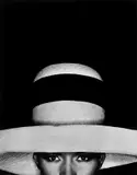 Greg Gorman, Grace Jones in Hat, Los Angeles, 1991, Späterer Silbergelatineabzug