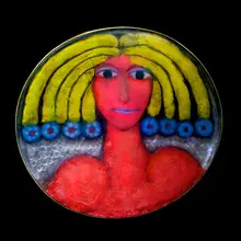 Janusz Walentynowicz, Island Girl, 2015, reverse-painted and cast glass, bronze leaf on steel
