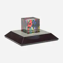 Yayoi Kusama, Cube Love Is Calling (English Version), 2013, glass