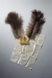 Emil Lettré, Diadem“ mit Straußenfedern, Um 1914, 833/- Gelbgold (19,7 kt), getrieben, mattiert, ziseliert