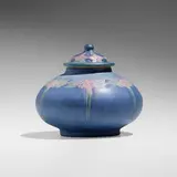 Newcomb College Pottery, Covered jar with blossoms