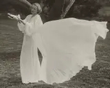 Martin Munkácsi, Peignoir with Dove, 1936, Vintage. Silbergelatineabzug