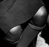 Weegee, Ohne Titel (Knees). 1940er Jahre